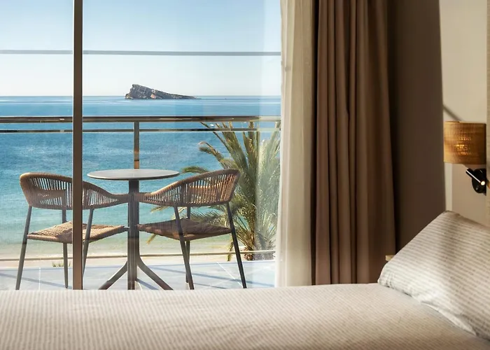 Top-Rated Hotels Near Old Town Benidorm