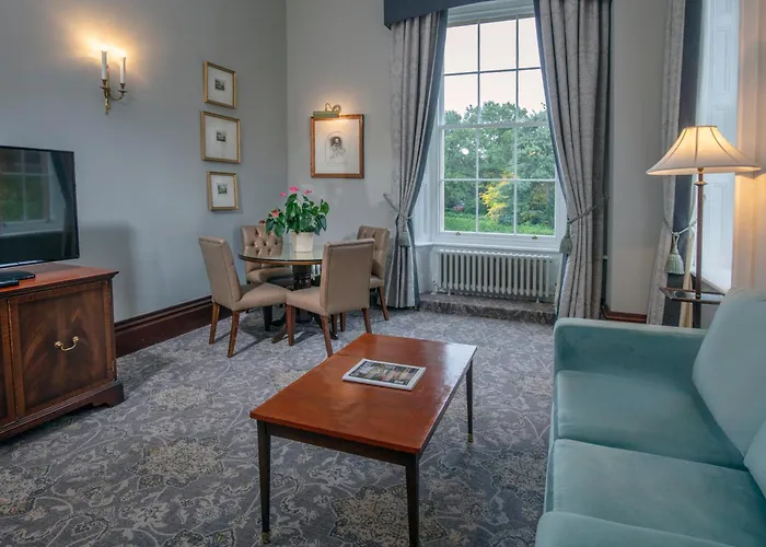 Top Luxury Hotels in Leeds for Refined Stays