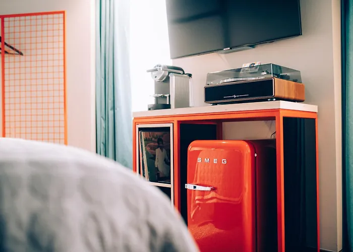 Top Hotels on Victoria Street, Belfast City Center