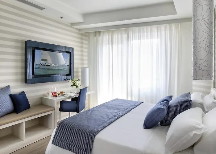 Alberghi di lusso con piscina a Riccione