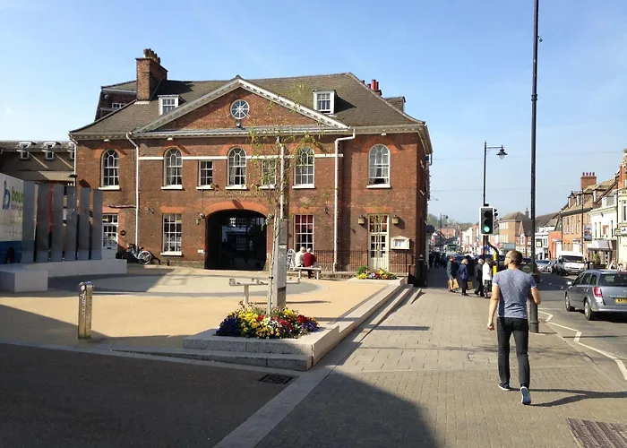 Top Newmarket Cheap Hotels for Every Budget